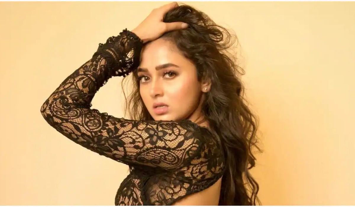 Tejasswi Prakash Age