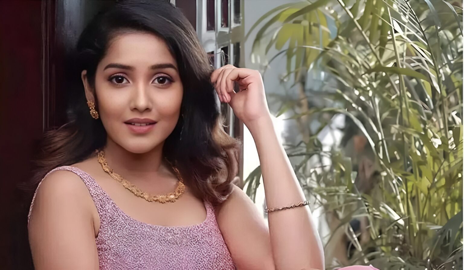anikha surendran height