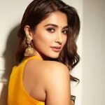 Pooja Hegde Height